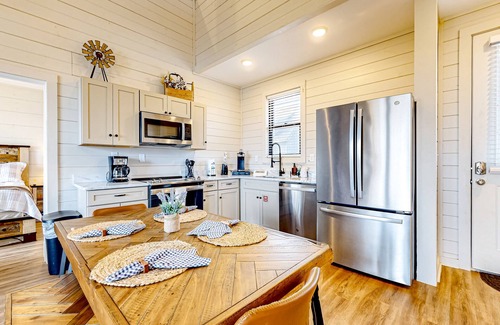 Sevierville Cabina | Newly built cabin overlooking Douglas Lake w/ hot tub & free attraction tickets