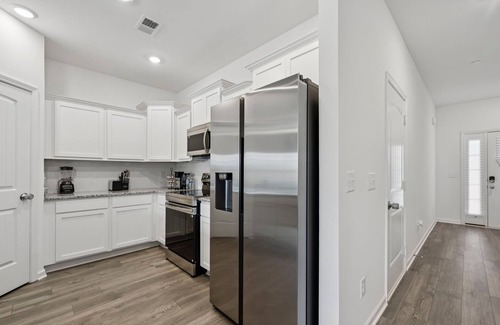 Spring Hill Casa | Newly built Charming 3-bedroom townhome with amenities Spring Hill