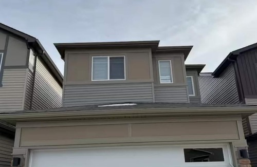 Southeast Edmonton Casa | Newly Built | Entire Home | Detached Garage