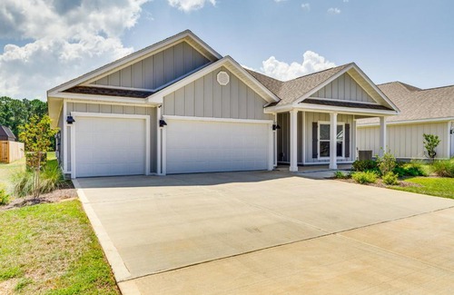 Gulf Breeze Casa | Newly Built Gulf Coast Getaway Near Pensacola!
