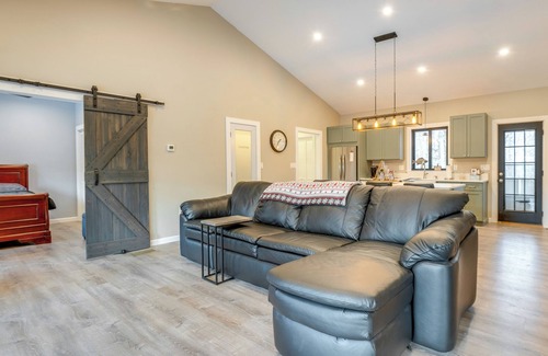 Moultonborough Casa | Newly Built Home Across From Lees Pond!