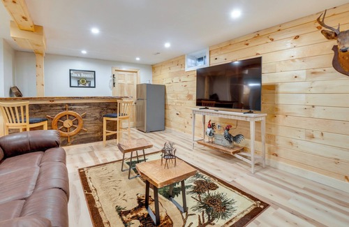 Moultonborough Casa | Newly Built Home Across From Lees Pond!