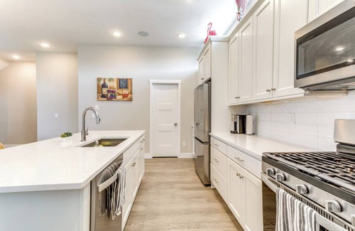 Northfield Casa | Newly Built Home: 10 Mi to Dtwn Denver!