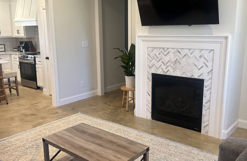 Oxford Casa | Newly built home 6 miles from Oxford and 8 miles from the grove.