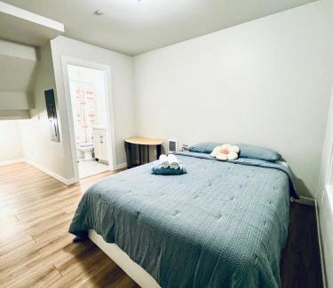 Tukwila Casa | Newly built home, ample parking, near SEA Airport