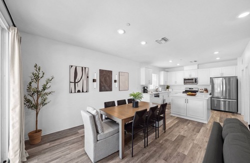 Riverside Casa | Newly Built Home in Riverside Close to UCR/DTWN