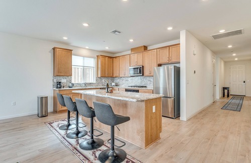 Hollister Casa | Newly Built Home w/Patio: 4 Mi to Dtwn Hollister