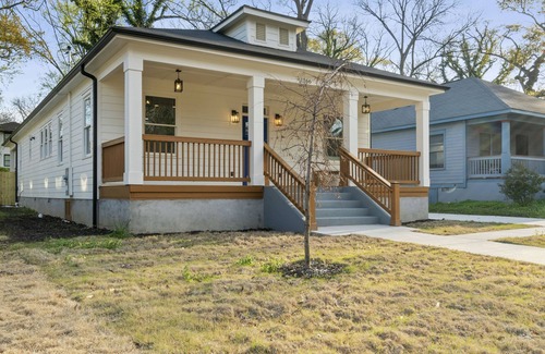 West End Casa | Newly built immaculate retreat in West End, Atlanta. We can't wait to see you!