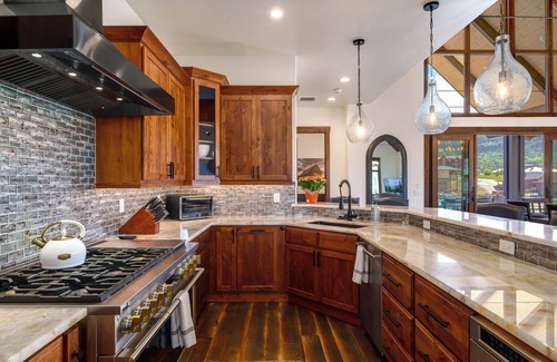 Steamboat Springs Cabina | Newly built luxury home with western bar and a short walk to the gondola