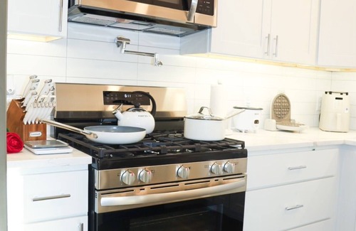 Hayes Casa | Newly Built: Mins from downtown, Duke, NCCU, NCSTATE, UNC,DPAC ,Bulls,Canes