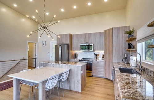 Mammoth Creek Casa | Newly Built, Modern Alton Cabin on 4 Acres!