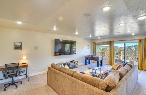 Mammoth Creek Casa | Newly Built, Modern Alton Cabin on 4 Acres!