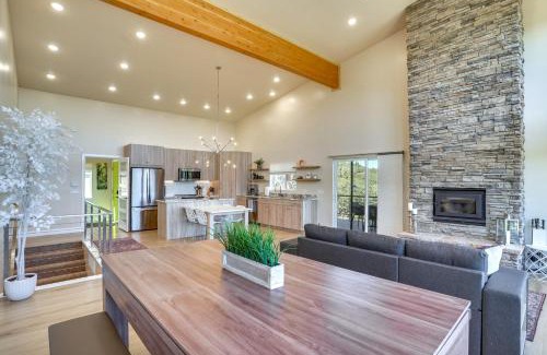Mammoth Creek Casa | Newly Built, Modern Alton Cabin on 4 Acres!