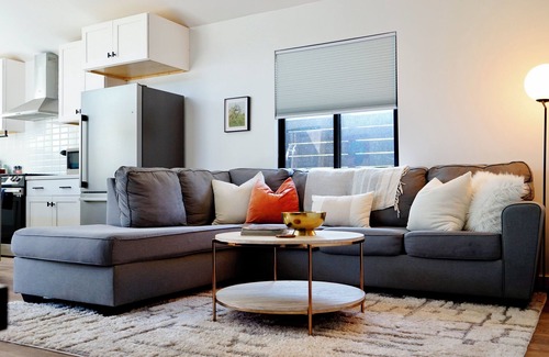 Mira Mesa Casa | Newly Built, Modern Guest House