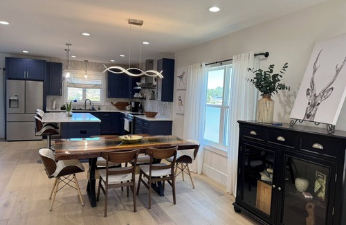 Houston County Casa | Newly Built, Modern Home Sleeps 10 on Houston Lake in beautiful Perry, GA!