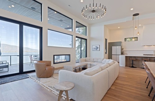 Sandpoint Casa | Newly built, spacious 6 bedroom 5 bathroom lake house in charming Sagle.