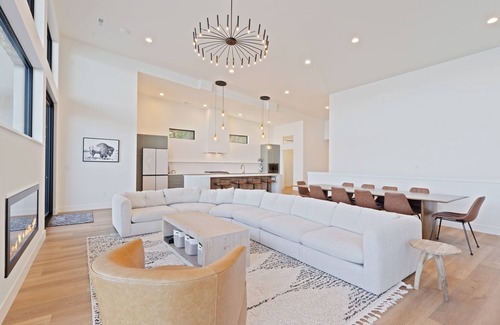 Sandpoint Casa | Newly built, spacious 6 bedroom 5 bathroom lake house in charming Sagle.