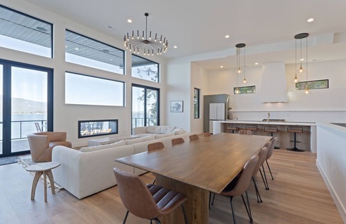 Sandpoint Casa | Newly built, spacious 6 bedroom 5 bathroom lake house in charming Sagle.