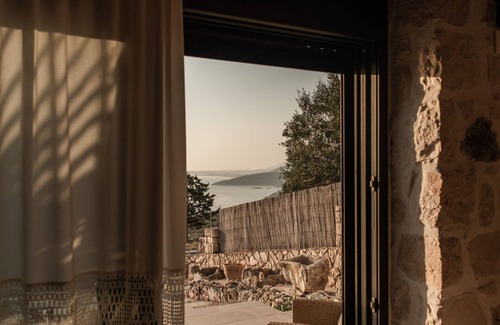 Korithi Casa | newly built stone house ,breathtaking view,close to the shipwreck &the blue cave
