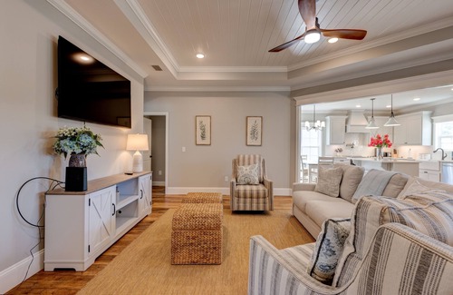 Thomasville Casa | Newly Built, Stunning 4BR/2BA with Waterfront Views