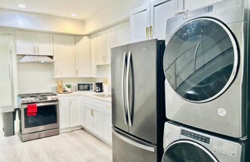 Van Nuys Apartamento | Newly Built Stylish Modern 2B In LA