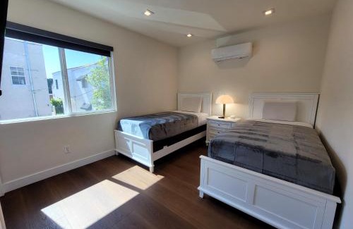 Pico - Robertson Apartamento | Newly built three bedroom close to Rodeo Drive Hollywood Downtown and Beaches Close to attractions