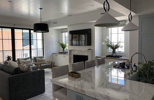 Corona del Mar Condominio | Newly built unit in CDM--oceanside of PCH with rooftop deck--walk to beach