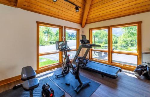 Mammoth Lakes Casa | Newly Built Updated 3 Bed 2 and a half bath Creekhouse at Snowcrk Resort 1463 Amazing Mountain Views