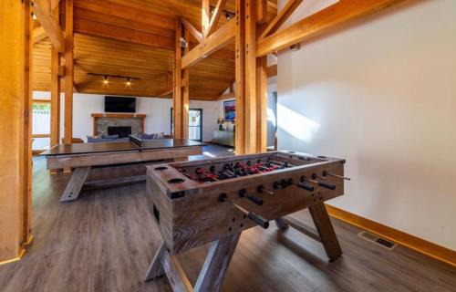 Mammoth Lakes Casa | Newly Built Updated 3 Bed 2 and a half bath Creekhouse at Snowcrk Resort 1463 Amazing Mountain Views
