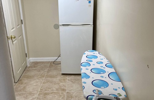 Weequahic Apartamento | Newly Constructed Basement Two Bedroom Apartment