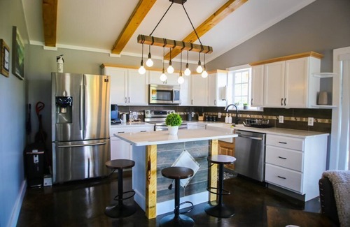 Badger Casa | Newly constructed cabin on a quiet residential pond.