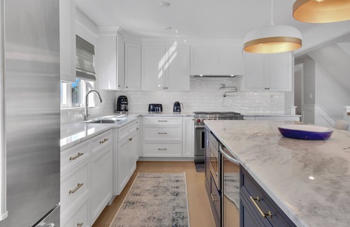 Avalon Casa | Newly Constructed home on First Ave to be completed by April 30 for the 2023 rental season!!