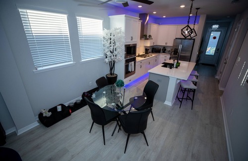 Colonialtown South Casa | Newly Constructed Modern Pet Friendly Zen Home w/ Private Home Theater & Hot Tub! by RedAwning