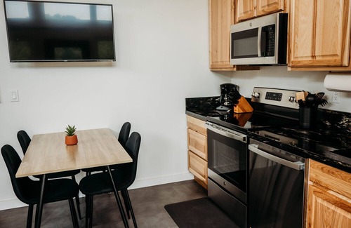 Flippin Apartamento | Newly constructed river front loft located only feet away from the banks of the White River