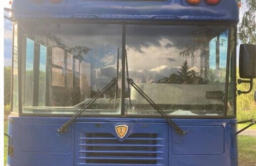 Kerhonkson Casa | Newly converted 3-season bus. Outdoor shower.