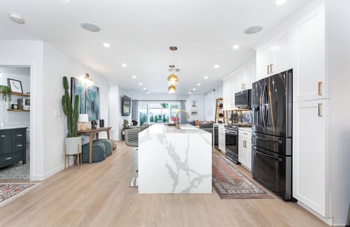 Westchester Casa | New Home w/ private Pool, Jacuzzi, & Sauna. Open for entertaining. Close to LAX