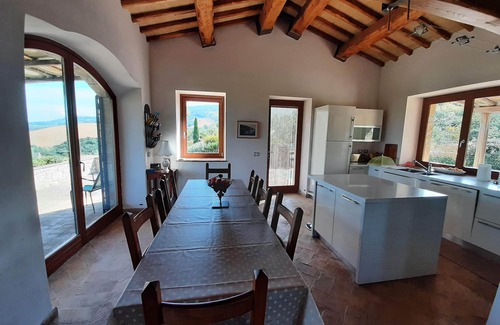 Montecchio Villa | Villa con piscina privada infinita con vistas fantásticas y puestas de sol.