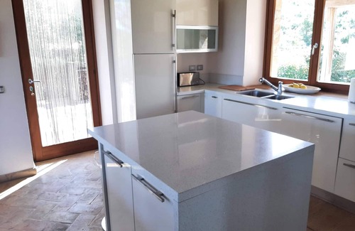 Montecchio Villa | Villa con piscina privada infinita con vistas fantásticas y puestas de sol.