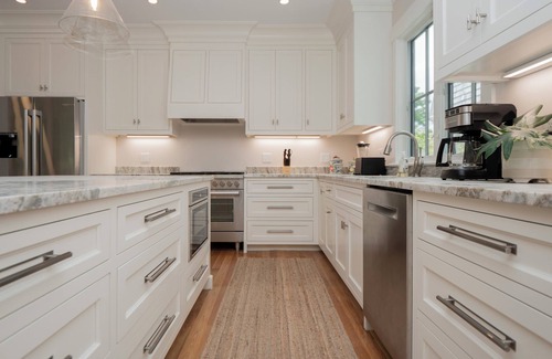 Historic Hill Casa | Newly fully renovated 5 bedroom close to all that Newport has to offer