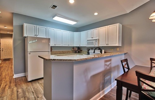 Carolina Forest Condominio | Newly furnished 2 BR condo on exclusive golf course close to beaches