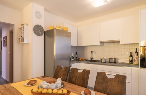 Liznjan Apartamento | Apartamento recién amueblado en Ližnjan a 5 minutos a pie de la playa