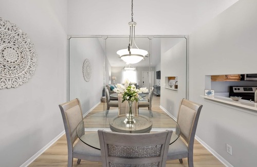 Jupiter Village Condominio | Newly Furnished condo, close to beautiful Jupiter and Juno Beaches.