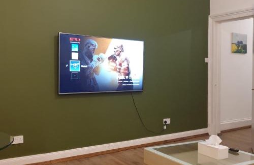 Glasgow Apartamento | Newly Furnished Flat 4 Minutes Walk To Metro