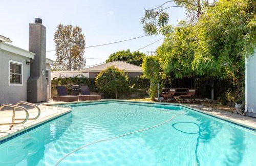 Reseda Casa | Newly Furnished Pool House