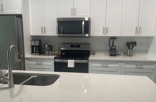 Eisenhower Casa | Newly Furnished, Private area with Beautiful Sunsets, Family/Pet-Friendly!
