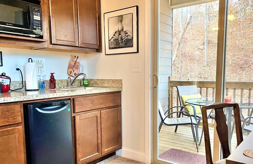 Dawsonville Casa | Newly furnished studio, easy access to the resort facilities.