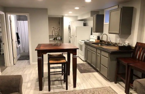Twin Falls Casa | Newly listed, executive apartment, hot tub, great for adventure!