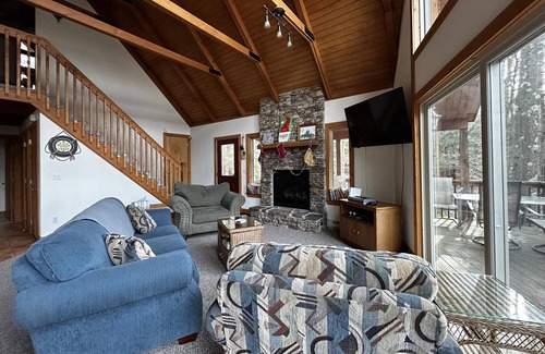 Alpine Lake Casa | Newly Listed!! Spacious secluded 3 bedroom w/loft cabin