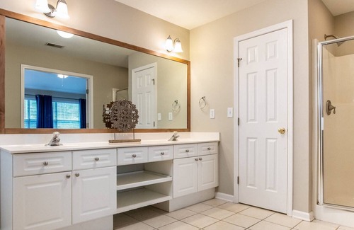 Sand Ridge Casa | NEWLY LISTED ~ Stylish & Comfy ~ 15min to Downtown