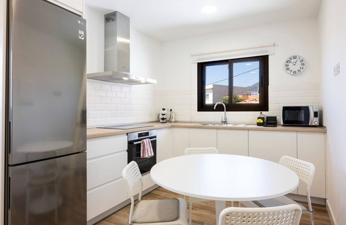 Santa Cruz de Tenerife Chalet De Esquí | Recién reformada vivienda vacacional en S/C